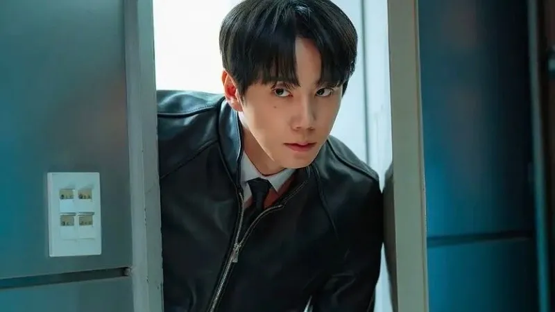 Lee Yun Yong - vai Hwang Jun Hyeon